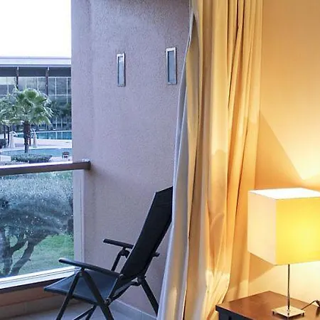 아파트 Apartamento T-3 Salgados Vista Piscina 기아